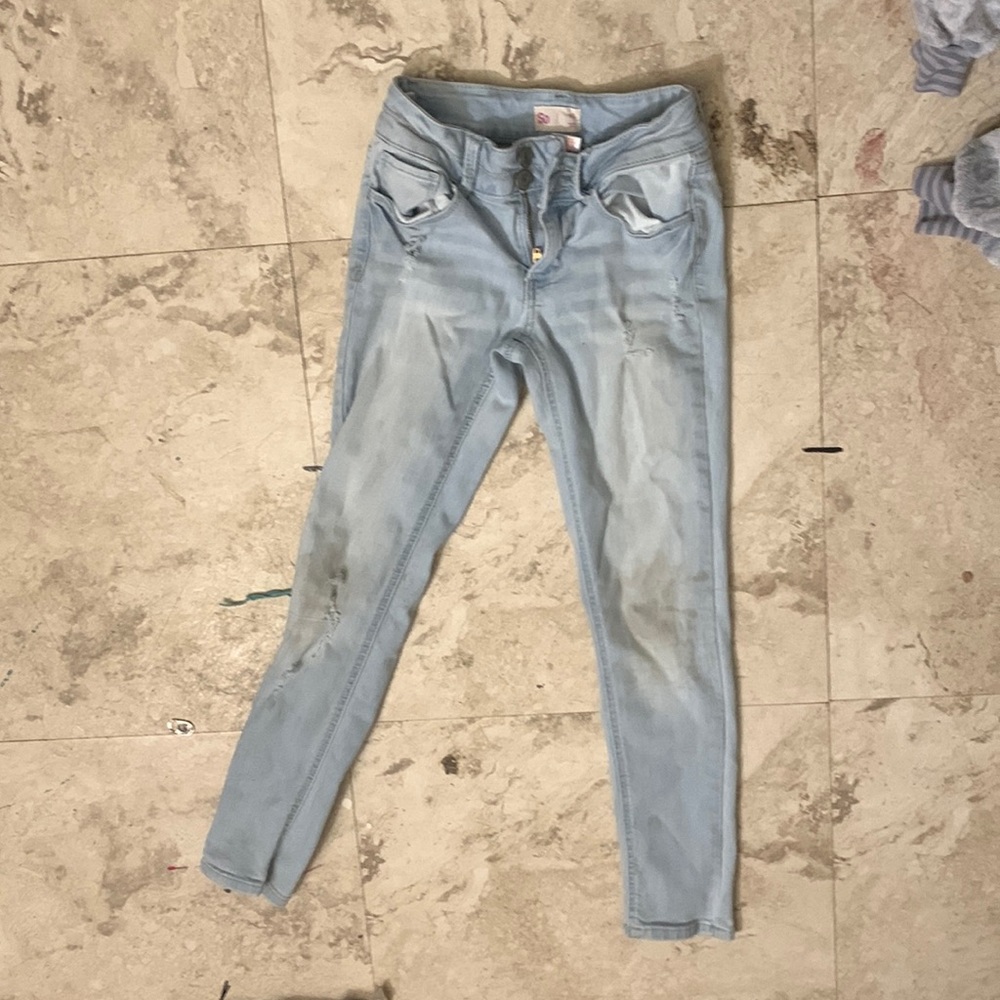 I am selling jeans for kids in size 10